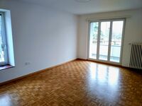 Wohnzimmer mit Balkon