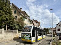 Aussen mit Bus